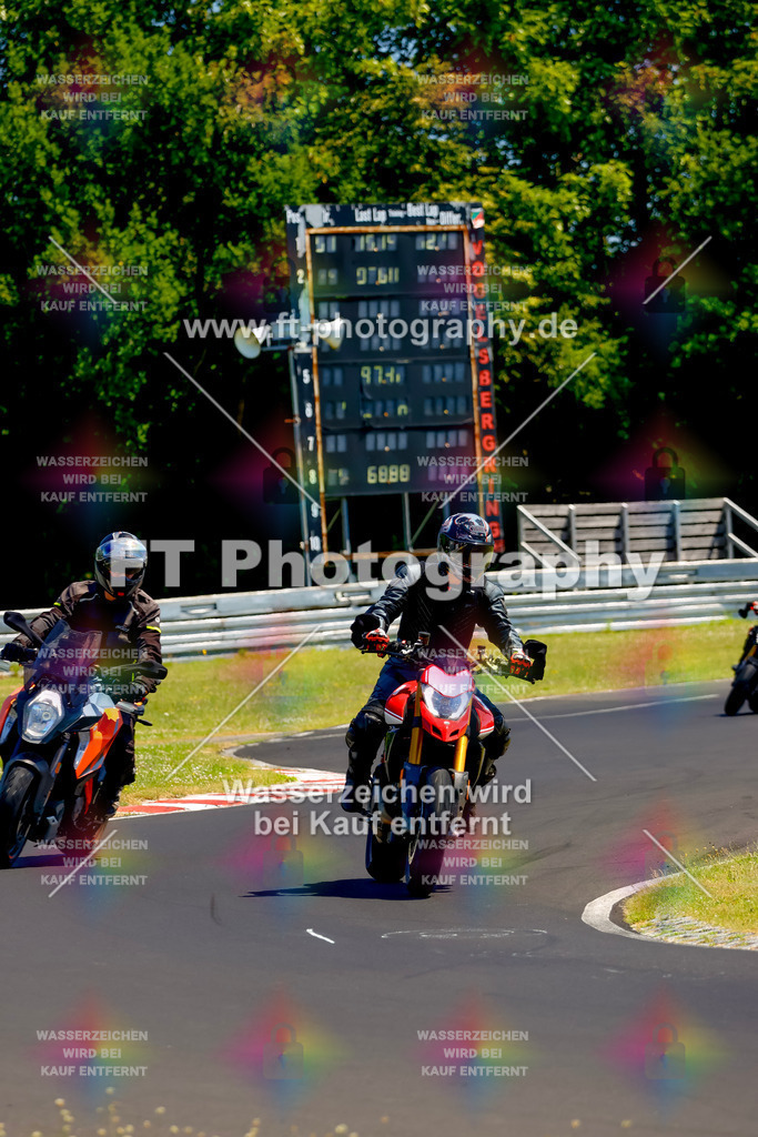 _MOT9273 | Hier findet Ihr Bilder von Touristenfahrten auf der Nürburgring Nordschleife oder von anderen Veranstaltungen die ich besucht habe. Viel Spass beim Durch Schauen 