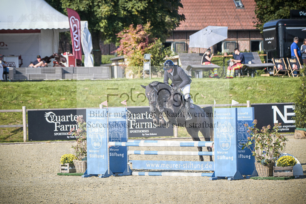 DOS_8849 | Entdecke hochwertige Reitturnierfotos von Foto Oger. Professionell, emotional und authentisch – jetzt Lieblingsmomente im Shop bestellen.Deutschlandweite Turnierfotografie. - Realisiert mit Pictrs.com
