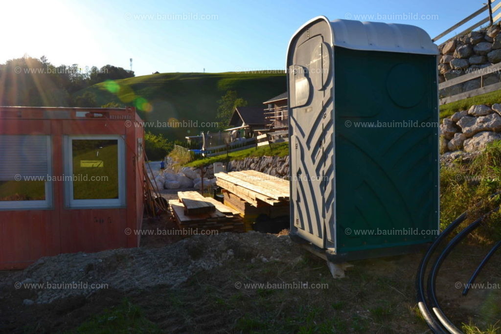 Baustelleneinrichtung 0001 | Baucontainer, Bauholz, Baustellen WC