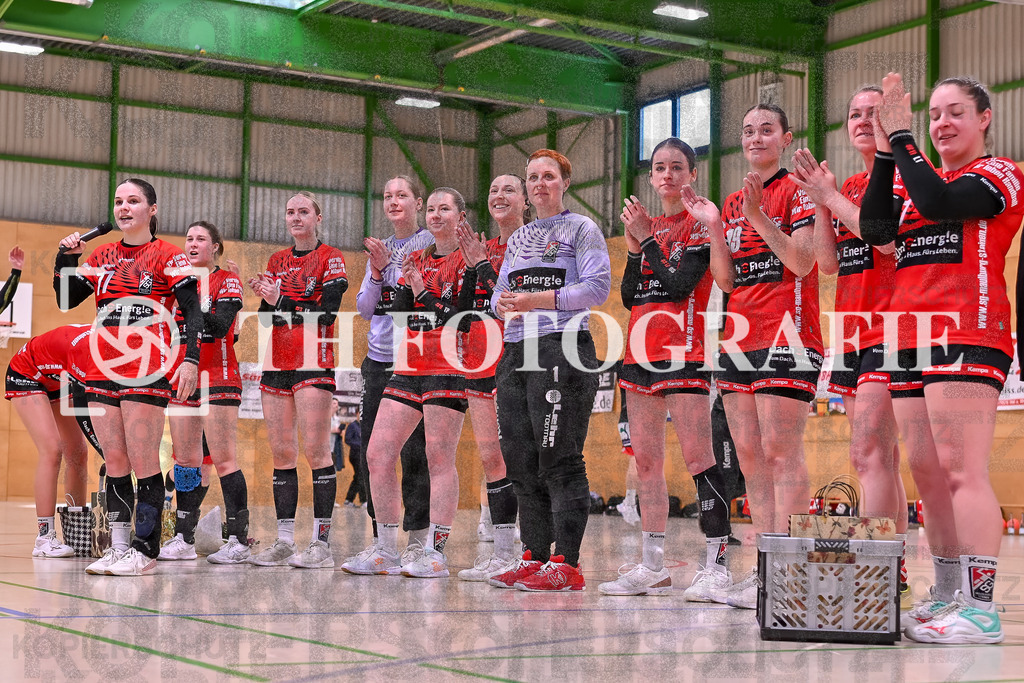 GER, SG Maulburg/Steinen - HB Kinzigtal, Handball, Suedbadenliga, 22. Spieltag, Saison 2023/2024, 27.04.2024 | Das Team SGMS nach Spielende.

GER, SG Maulburg/Steinen - HB Kinzigtal, Handball, Suedbadenliga, 22. Spieltag, Saison 2023/2024, 27.04.2024

Foto: TH Fotografie/Thomas Hess