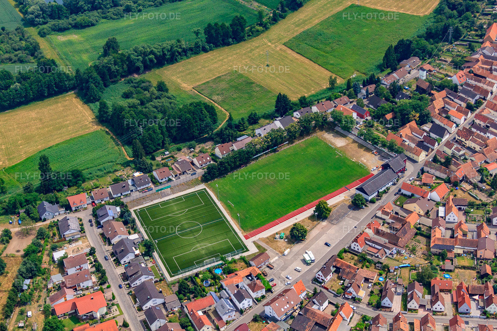 Luftbild: TSG Fussballplatz in Jockgrim im Bundesland Rheinland-Pfalz in Deutschland. Foto: IMG_29734.jpg vom 02.07.2010 durch Werner Riehm/FLY-FOTO.de