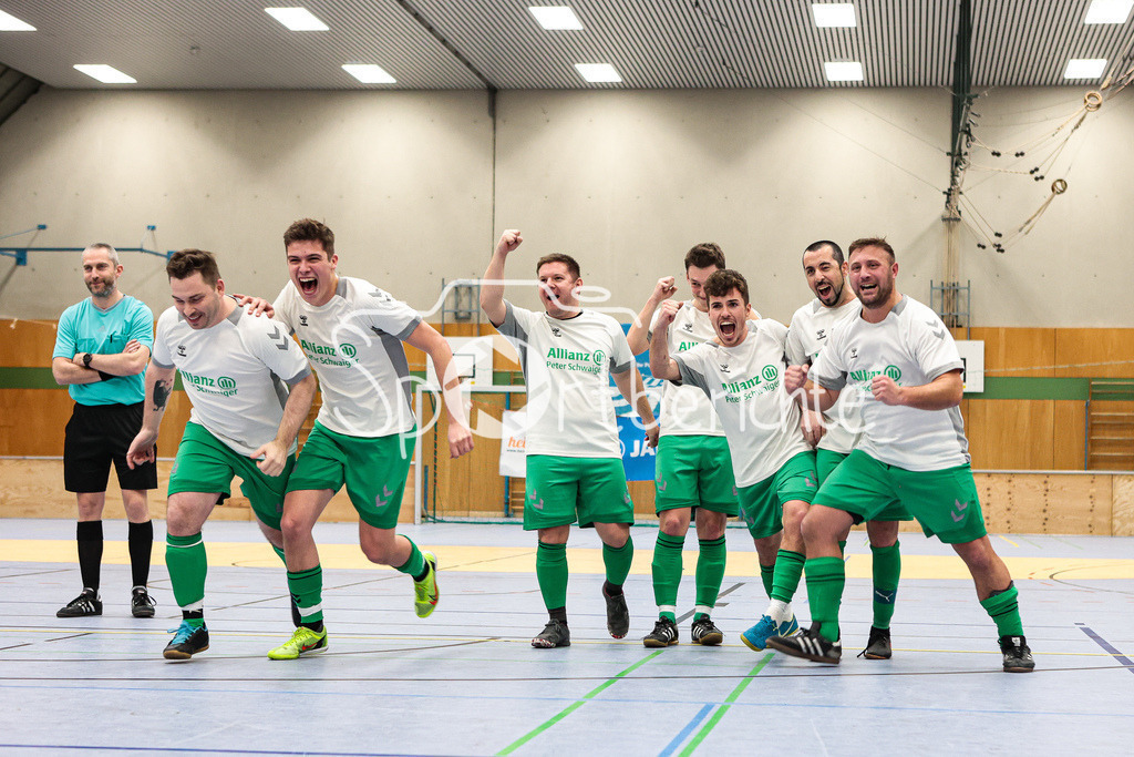 Maerbraeu-Cup BC Aichach II | Mauerbach juebet ueber den Sieg im Finale gegen den TSV Sielenbach