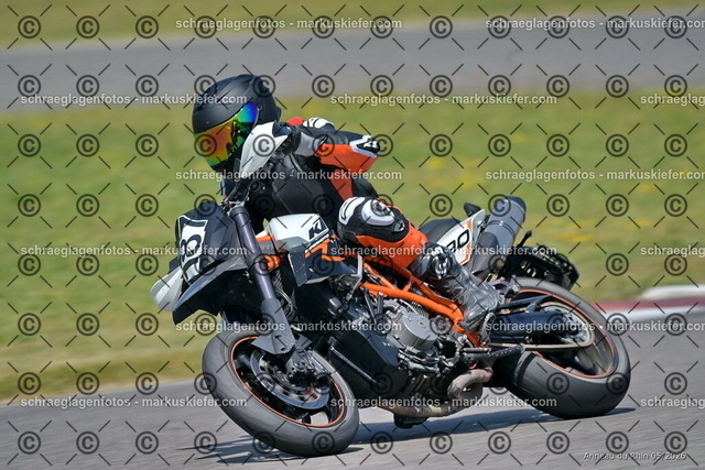 26BT02-2097 | markuskiefer.com - Realisiert mit Pictrs.com