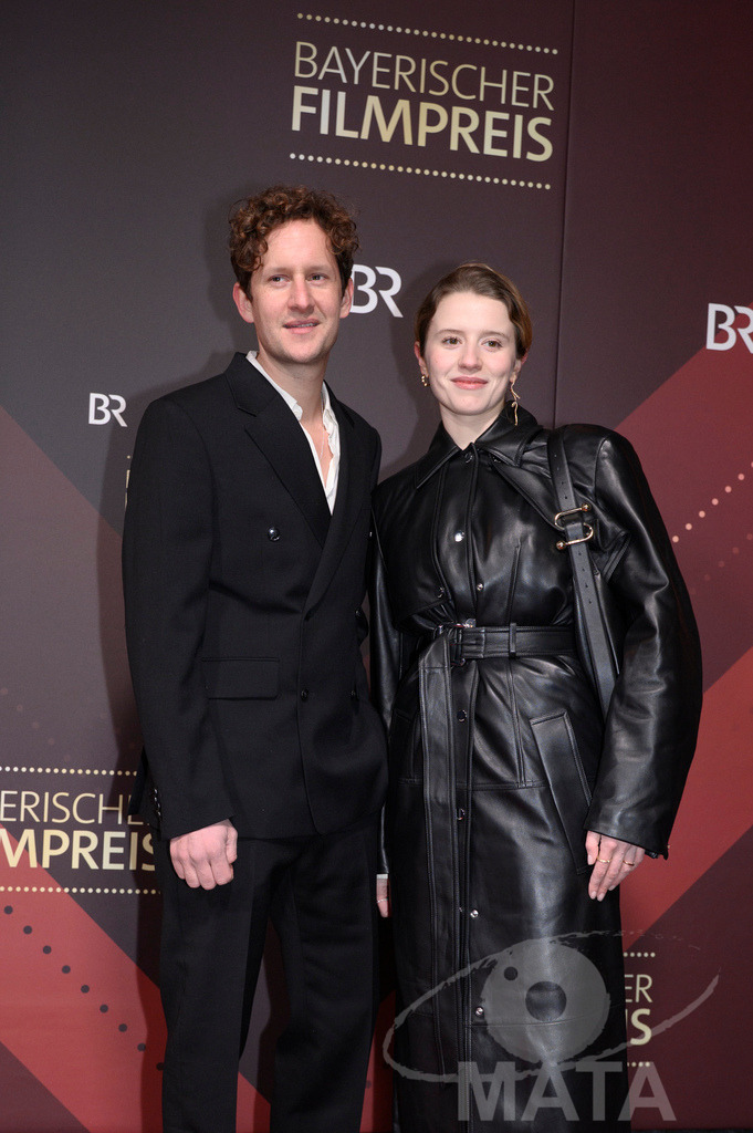 _DWI5108 | Moritz von Treuenfels und Katharina Stark bei der Verleihung des 47. Bayerischen Filmpreises 2026  im Prinzregententheater. München, 23.01.2026 - Realisiert mit Pictrs.com