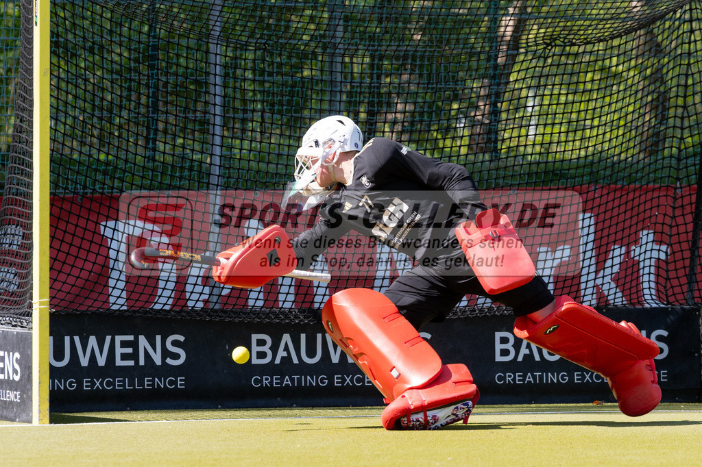 SFE_20250412_0013 | Köln, Deutschland, 12.04.2025:  Hockey 1. Bundesliga Herren Rot-Weiss Köln - Harvestehuder THC im KTHC Stadion Rot-Weiss Köln Tennis and Hockey Club am 12.04.2025 in Köln, Deutschland. (Foto von Stephan Fehrmann)Köln, Germany, 12.04.2025: Hockey 1. Bundesliga Herren Rot-Weiss Köln - Harvestehuder THC in KTHC Stadion Rot-Weiss Köln Tennis and Hockey Club at 12.04.2025 in Köln, Deutschland. (Foto from Stephan Fehrmann)