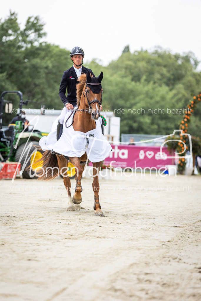 BHO-2PhSpr-M-383 | MomenTaufnahmen Pferdesportfotos