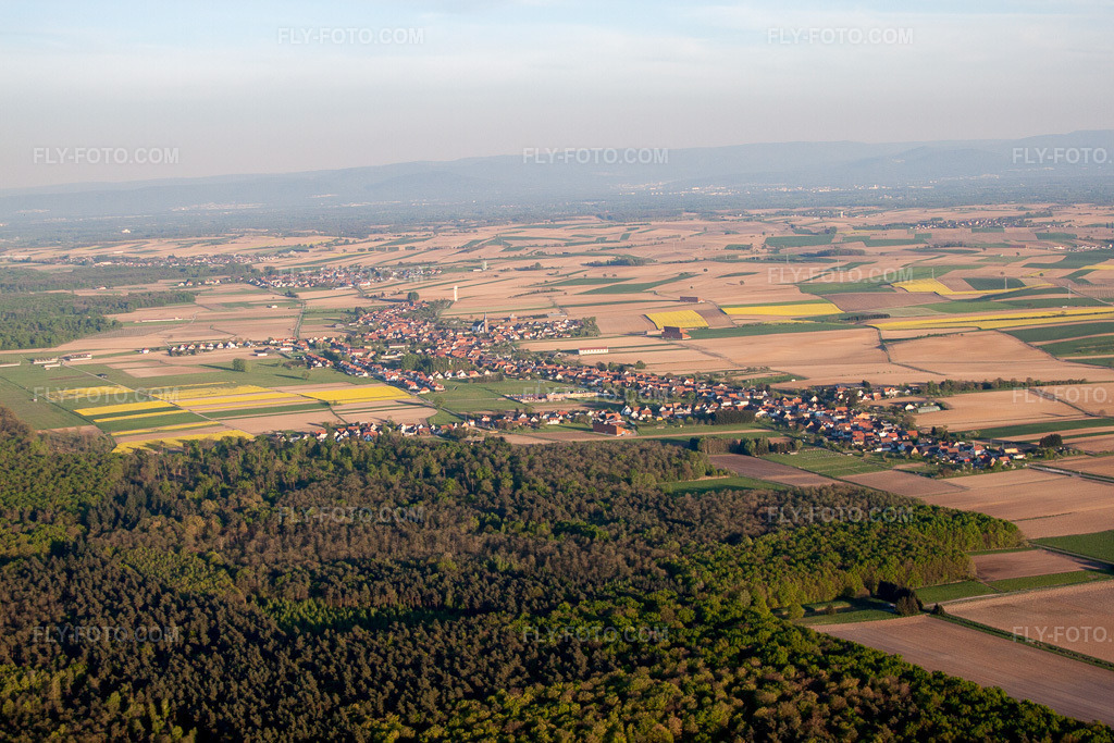Aerial view: Schleithal from the northwest in the district Altenstadt in Wissembourg in the state Bas-Rhin, France. – Photo: IMG_64402.jpg taken on 04/17/2014 by Werner Riehm/FLY-FOTO.com – Resolution of the original: 4752 x 3168 px
