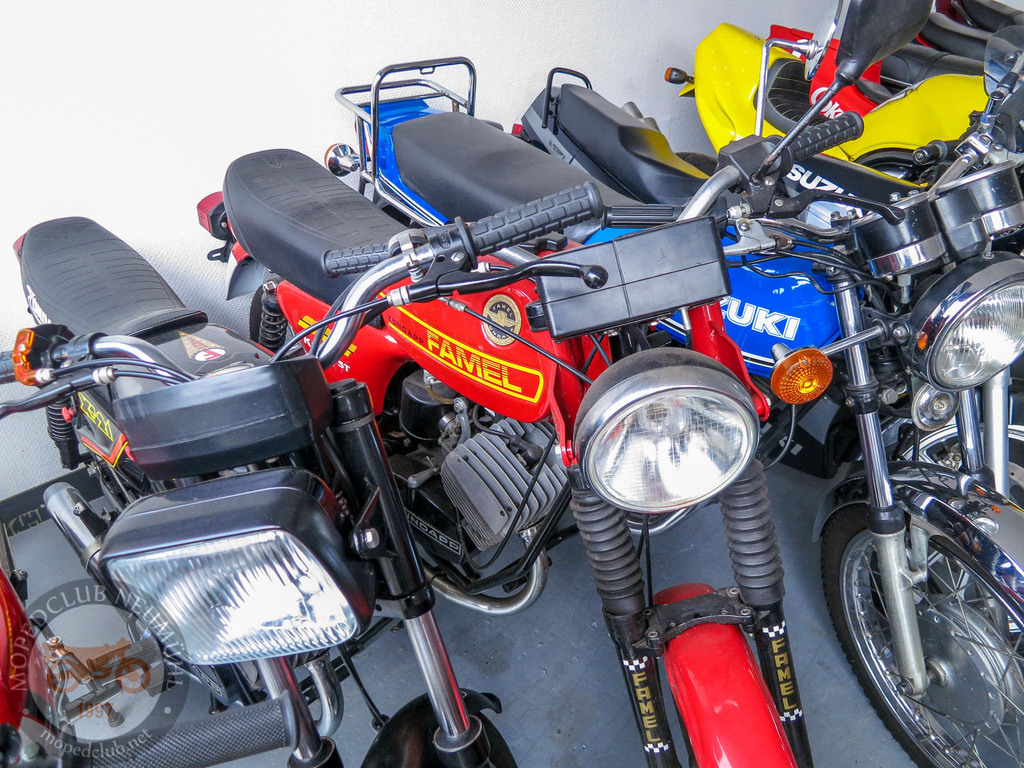 MopedmuseumNeumühl_151023_024 | Bildergalerie von Sport-Ereignissen aber auch von weiteren spannenden Dingen - nicht nur vom Niederrhein. In Anlehnung an den bekannten Spruch von Hanns Dieter Hüsch heißt das Motto: "Niederrhein ist überall".  - Realisiert mit Pictrs.com