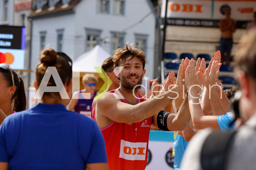 Obi BeachTour 2026 - Basel | BASEL, SWITZERLAND - JULY 19: LEO DILLIER (SUI) during the Obi BeachTour 2026 celebration at Barfüsserplatz on July 19, 2026 in Basel, Switzerland. - Realisiert mit Pictrs.com