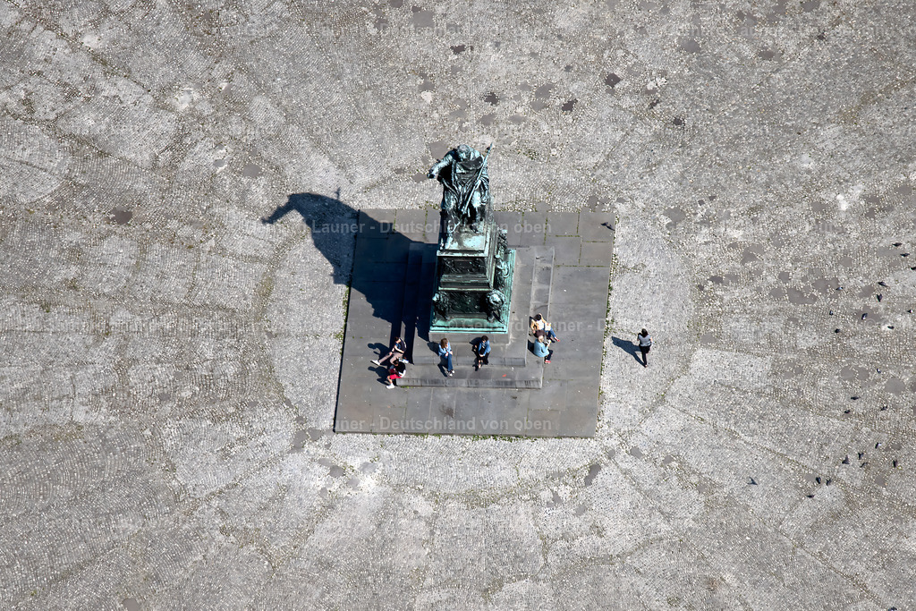 4024951 | Denkmal Maximilian I. Joseph, Max-Josef-Platz, München im Bundesland Bayern