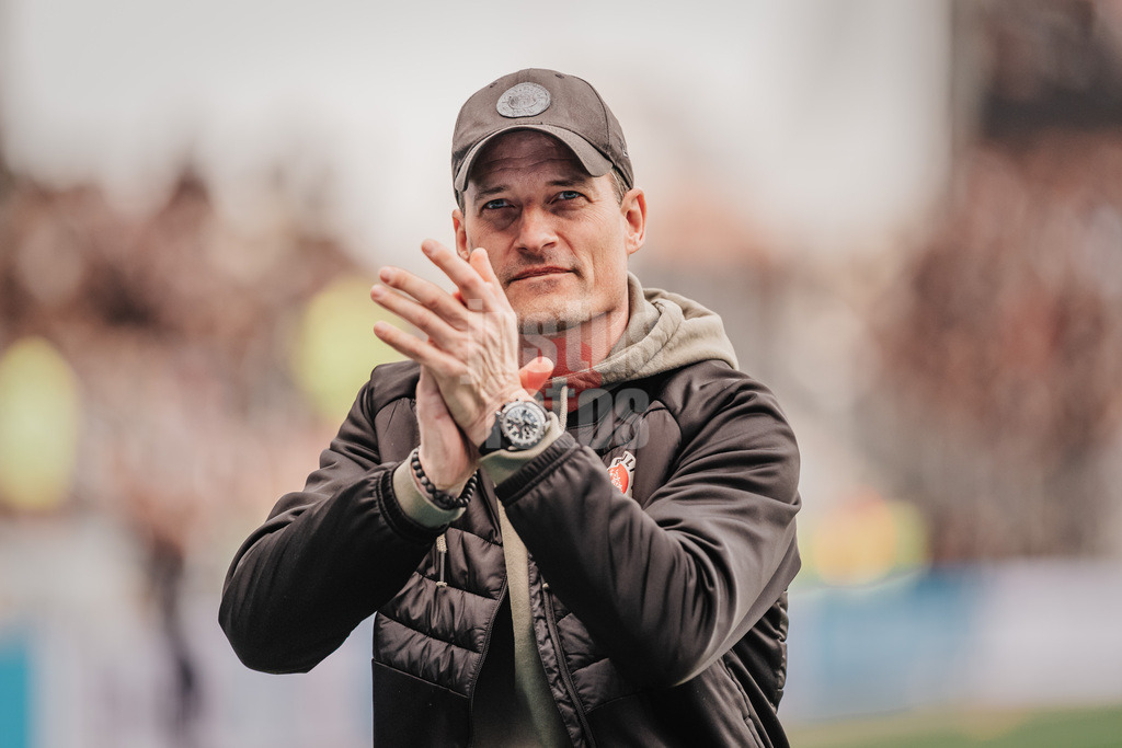 Fußball | Männer | Saison 2025/2026  | Fußball-Bundesliga | 25. Spieltag | FC St. Pauli vs. Eintracht Frankfurt | 08.03.2026 | Alexander Blessin (Trainer, FC St. Pauli)