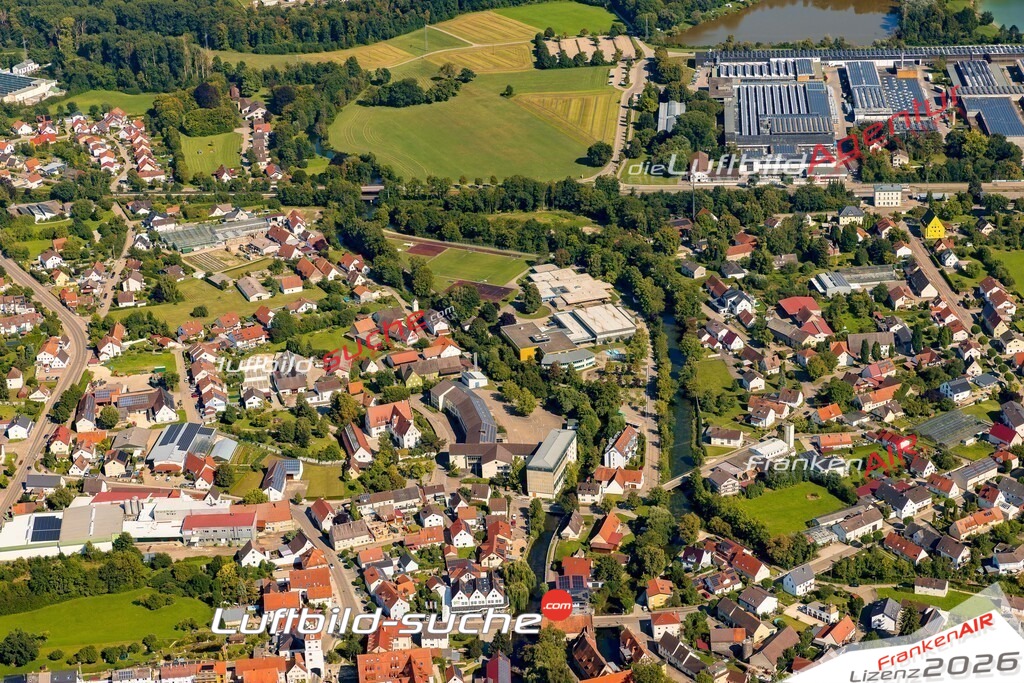 Luftaufnahme der Stadt Gundelfingen an der Donau - Die Luftaufnahme wurde 2025 vom UL-Flugzeug heraus erstellt ( keine Drohne ) - Hochauflösende Luftaufnahme - für professionelle Ausdrucke geeignet. Die Geschenkidee !Mit Lizenz und Bildrechte bestellbar