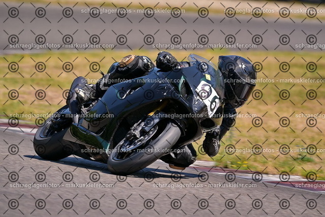 26bt05-1002 | markuskiefer.com - Realisiert mit Pictrs.com