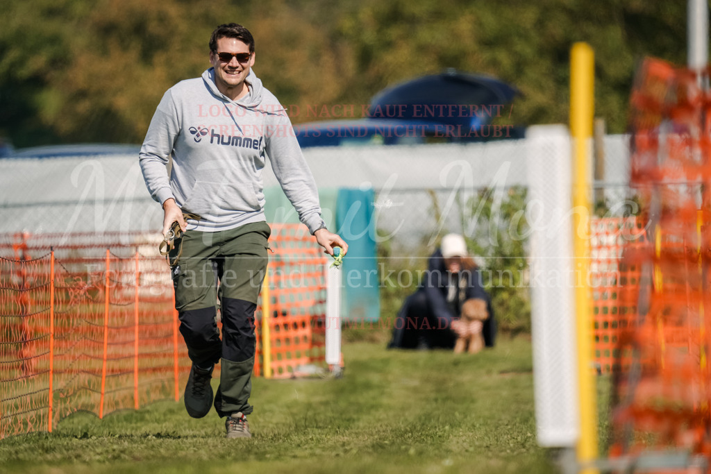 20250928_Hunderennen-647 | MuT (Mensch und Tier) mit Mona - Fotografie und Tierkommunikation - Realisiert mit Pictrs.com