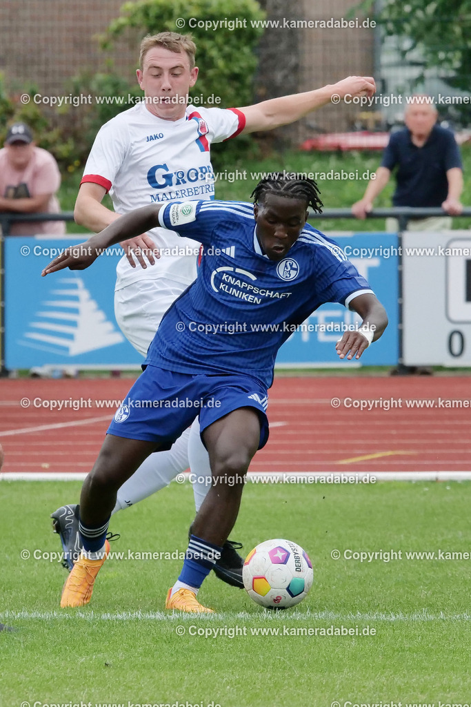 Fußball : Testspiel : SuS 09 Dinslaken - Schalke 04 U 19 am 25.07.2024 | Foto : Jochen Emde / www.kameradabei.de - Realisiert mit Pictrs.com