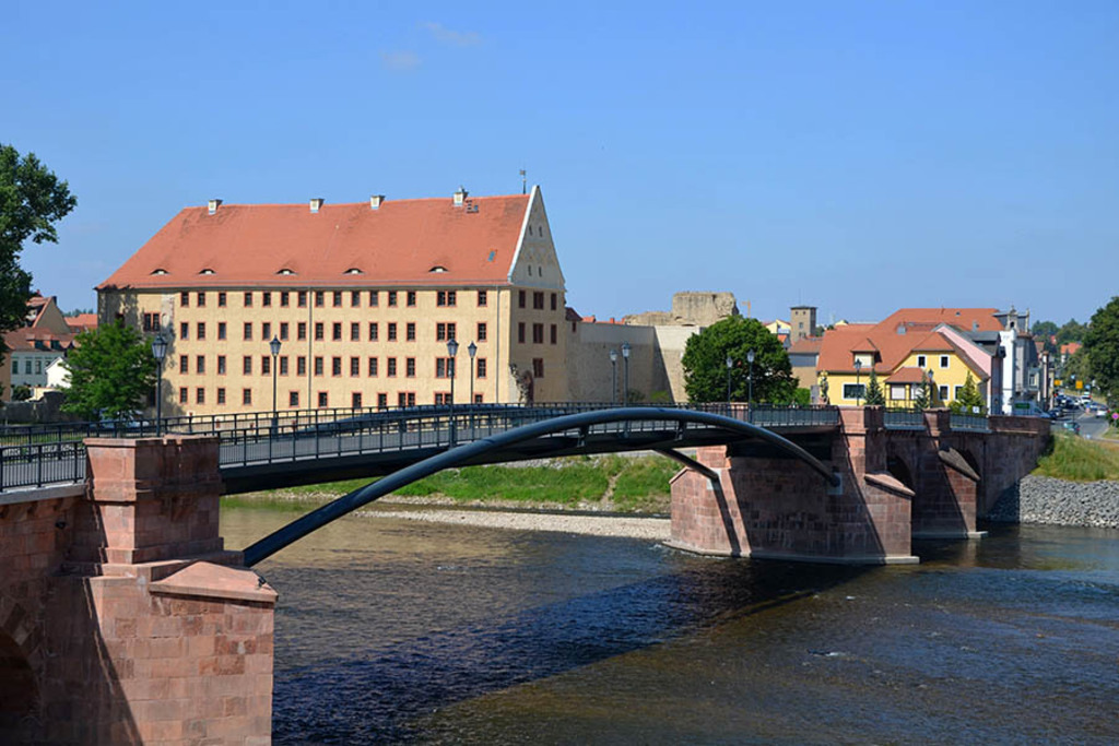 Grimma - Pöppelmannbrücke | Entdecke über 20 Kategorien Leipzig-Motive: Foto-Downloads, hochwertige Poster, Leinwand- & Fine-Art-Prints. Jetzt Lieblingsfoto im Bildlexikon Leipzig Shop bestellen!