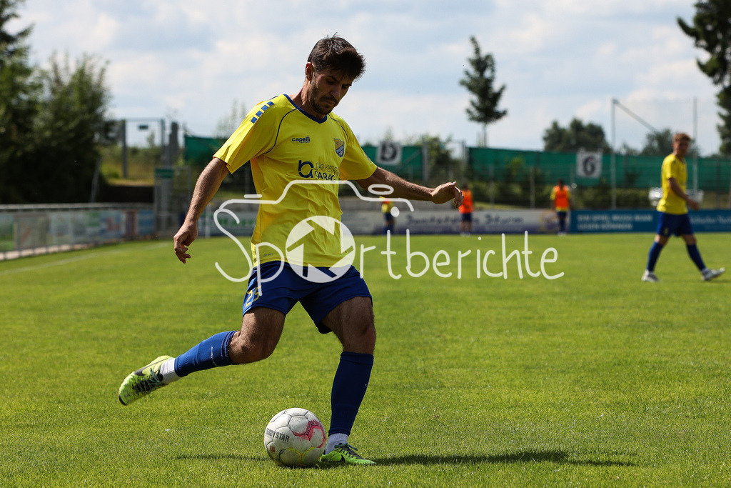 FC Pipinsried - SSV Jahn Regensburg II | Benedikt LOBENHOFER (FCP)