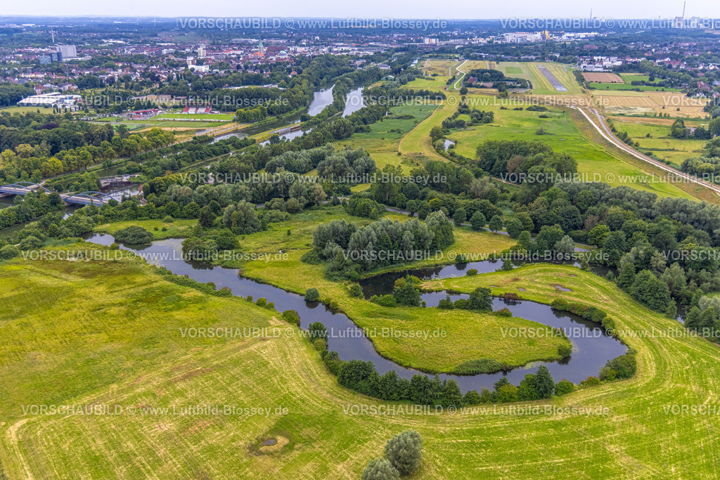 Hamm240710460 | Luftbild, Mühlengraben Fluss Lippe Mäander und Lippeaue, Blick zum Flugplatz Hamm Lippewiesen, grüne Bäume, Stadtbezirk Heessen, Hamm, Ruhrgebiet, Nordrhein-Westfalen, Deutschland
