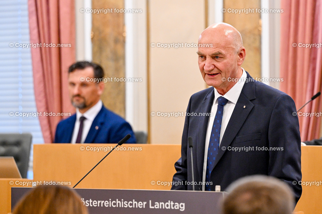 Landhaus Linz_ Promenade_ Landtagssitzung_ 24.10.2024-30 | 24.10.2024, Landhaus Linz AUT, Promenade, Landtagssitzung, im Bild LR Christian Doerfel (VP)