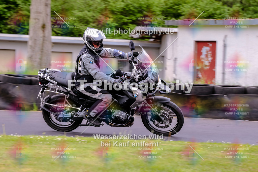 MotoTeamVBK-20659 | Hier findet Ihr Bilder von Touristenfahrten auf der Nürburgring Nordschleife oder von anderen Veranstaltungen die ich besucht habe. Viel Spass beim Durch Schauen 