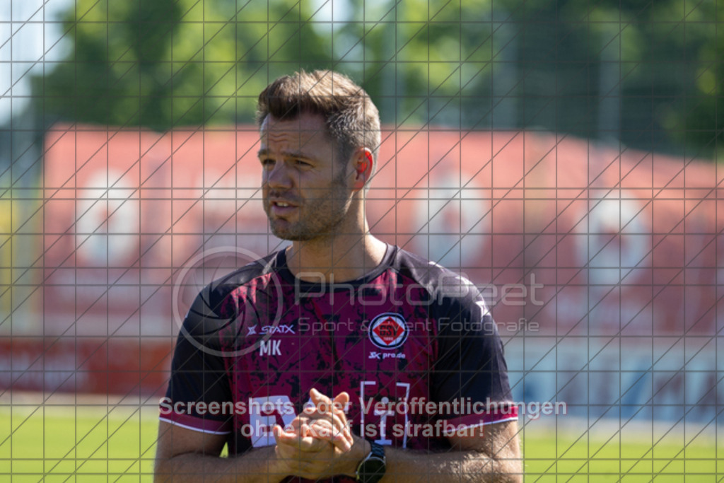 20250629_104219_0562 | #,1.Göppinger SV, Fussball, Oberliga BW - Trainingsauftakt, Saison 2025/2026, Rasensportplatz Stadion SV Göppingen, Hohenstaufenstr. 116, 73033 Göppingen, 29.06.2025 - 10:30 Uhr,Foto: PhotoPeet-Sportfotografie/Peter Harich