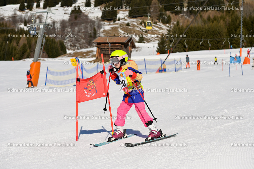 SRF_27.02.2026_055 | Skirennfotos,Serfaus,Fiss,Ladis,Kinderskirennen,Winter,Tirol,Oberland,skirace,SFL,feelfree,weil wir's genießen,ski,Ski,skifahren,Sonnenplateau, - Realisiert mit Pictrs.com