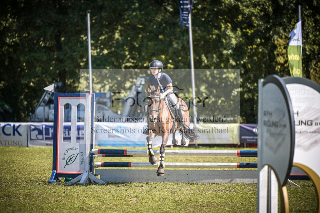 DOS_0419 | Entdecke hochwertige Reitturnierfotos von Foto Oger. Professionell, emotional und authentisch – jetzt Lieblingsmomente im Shop bestellen.Deutschlandweite Turnierfotografie. - Realisiert mit Pictrs.com