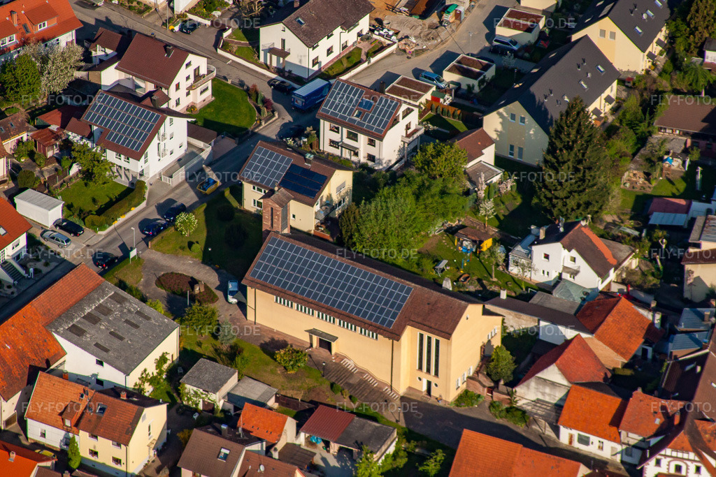 Luftbild: St. Pius X im Ortsteil Söllingen in Pfinztal im Bundesland Baden-Württemberg in Deutschland. Foto: IMG_26810.jpg vom 28.04.2010 durch Werner Riehm/FLY-FOTO.de