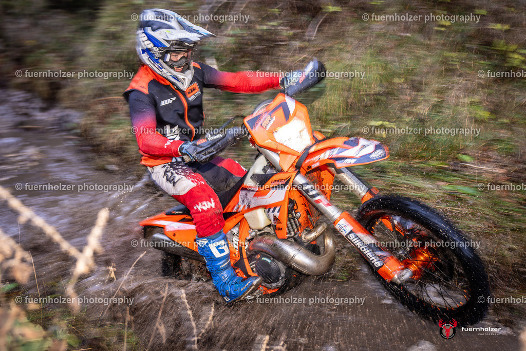 fuernholzer_241026-C1-438 | Fotografische Impressionen von der Red Stag Enduro Extreme by fuernholzer-photography.com. Endurosport in Österreich fotografisch festgehalten von fuernholzer. Auftragsfotografie für Private, Gewerbefotos und Industriefotografie. Eventfotografie, Sportfotografie und Motorsportfotografie. Anbieter von Fotoworkshops, Fototraining, fotografischen Vorträgen und Fotoseminaren.