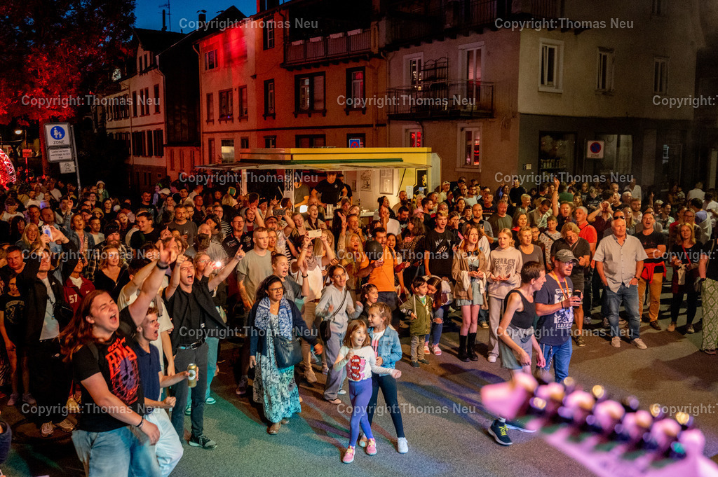 DSC_7194 | bbe, Bensheim, Winzerfest, Tag der Jugend,,an der Stadtmühle traditionell der Platz für die Jugend, hier auf der bühne Bluefiure die Schülerband des Goethegymnasiums, , Bild: Thomas Neu