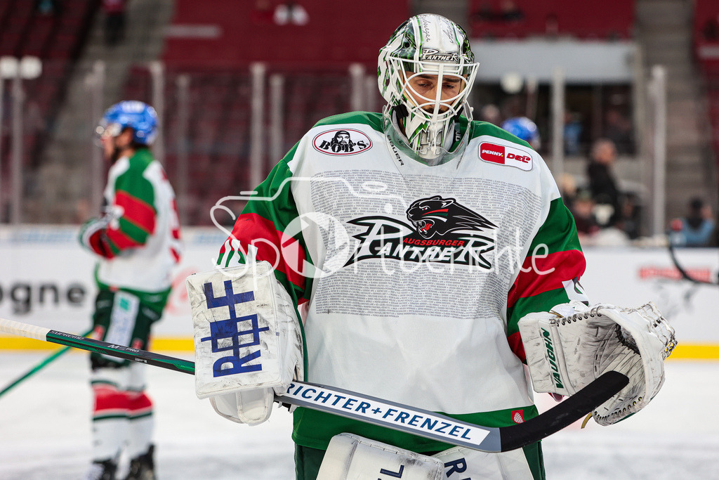 Kölner Haie - Augsburger Panther | Dennis ENDRAS (AEV #44) beim warmup