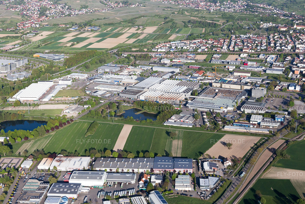 Luftbild: Schaeffler Automotive im Ortsteil Vimbuch in Bühl im Bundesland Baden-Württemberg in Deutschland. Foto: IMG_099116.jpg vom 23.04.2017 durch Werner Riehm/FLY-FOTO.de