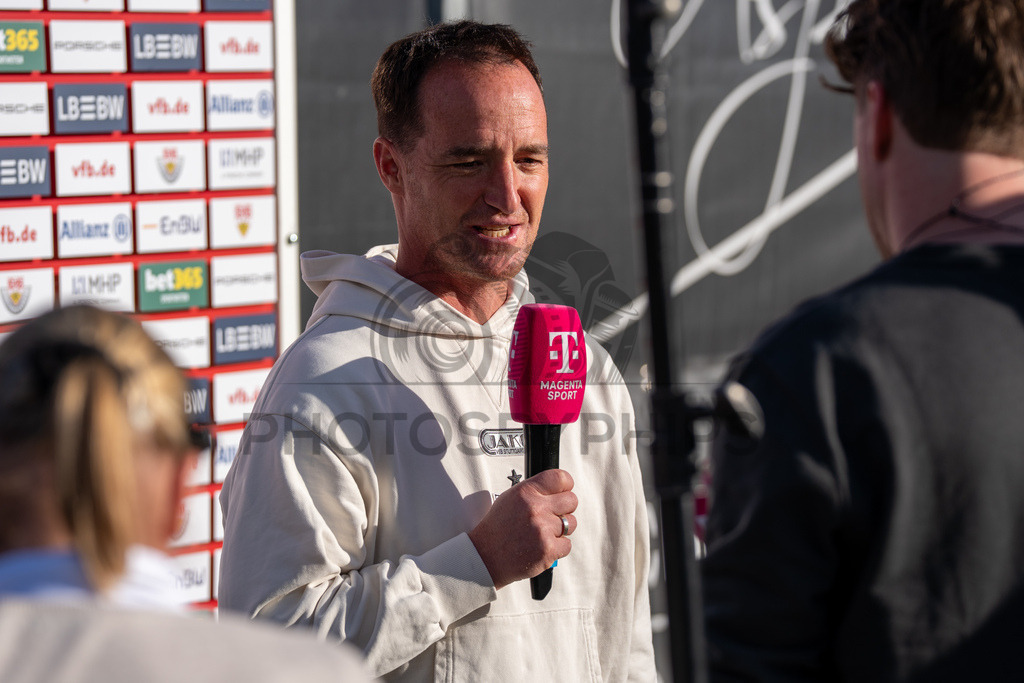 VfB Stuttgart II vs. SSV Ulm 1846 Fussball, Fussball, 3. Liga, 32. Spieltag, 08.04.2026 | Nico Willig (Trainer VfB Stuttgart II) vor der Partie im Interview,VfB Stuttgart II vs. SSV Ulm 1846 Fussball, Fussball, 3. Liga, 32. Spieltag, 08.04.2026DFB regulations prohibit any use of photographs as image sequences and/or quasi-video