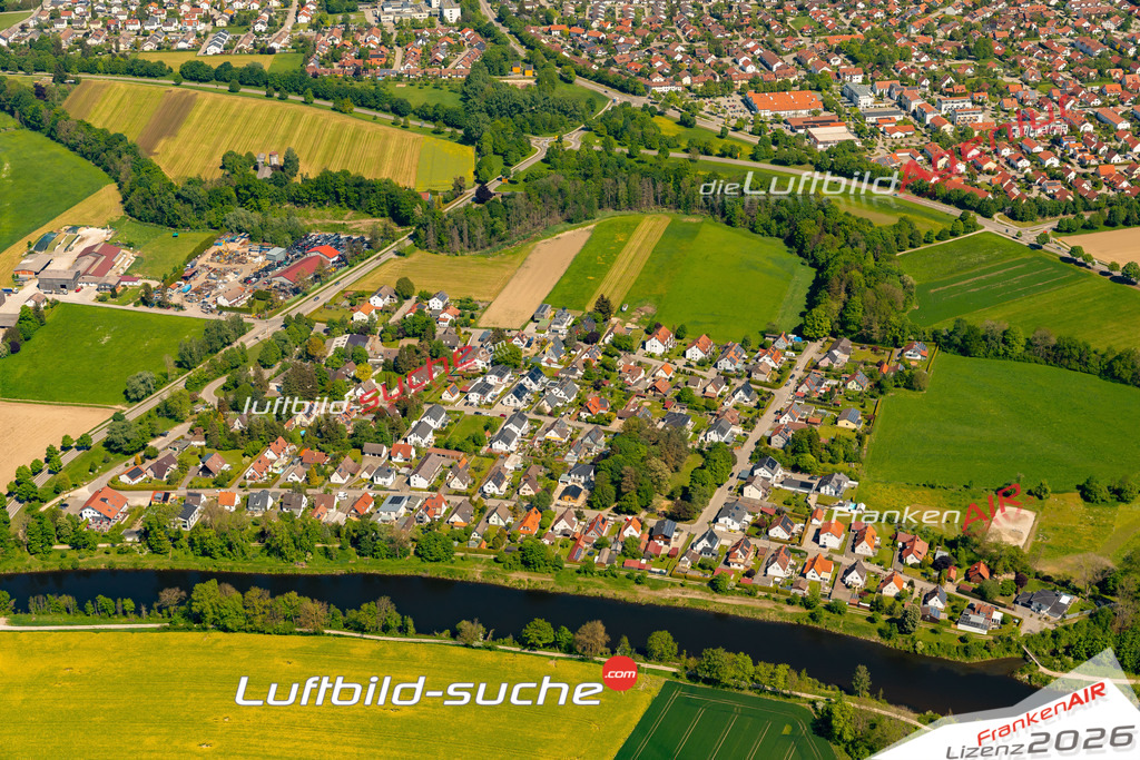 Das Luftbild zeigt : Wertachau Schwabmünchen - Die Luftaufnahme wurde 2024 vom UL-Flugzeug aus erstellt ( keine Drohne ) - Hochauflösende Luftaufnahme - Für grossformatige Ausdrucke geeignet. Die Geschenkidee !Mit Lizenz und Bildrechte bestellbar
