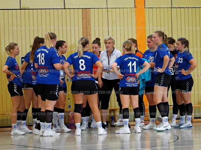 20230924-3945-haba-pfung-tgbda-HEN-FOTO | 24.09.2023 Handball Damen Landesliga Süd TSV Pfungstadt - TGB Darmstadt (26:30) Ansprache in der Auszeit Mitte Trainerin Karin Euler (TSV Pfungstadt) (Foto: Peter Henrich) - Realisiert mit Pictrs.com