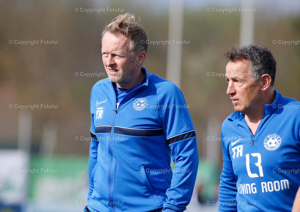 A_LUI_05052025_40 | SPORT,FUSSBALL LL.OST 05.04.2025 IM BILD: TRAINER PETER WIESINGER UND CO-TRAINER KARL MAGAUER (BEIDE PUTZLEINSDORF) FOTO:  FOTOLUI