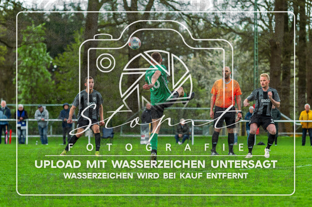 DZC_1304-Verbessert-RR | Vincent Molzahn (TSV Wietzendorf #16) beim Herren Kreisliga HK Spiel zwischen FG Fulde-Stellichte und TSV Wietzendorf im Fulder Zentralstadion, Fulde (Simon Paul Stopat) - Realisiert mit Pictrs.com