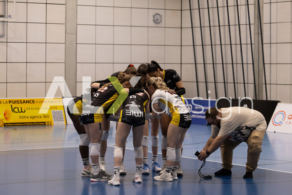Volleyball I Frauen I Saison 2025-2026 I Volleyball NLA | Women I 1/4 Finals I  BIWI VFM - VC Kanti Schaffhausen I 01.03.2026 | BIWI VFM Spielerinnenkreis - Realisiert mit Pictrs.com