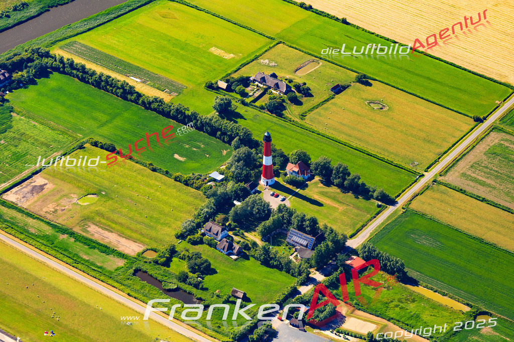 aktuelles Luftbild von Leuchtturm Pellworm - Luftaufnahme wurde 2018 von https://frankenair.de mittels Flugzeug (keine Drohne) erstellt.