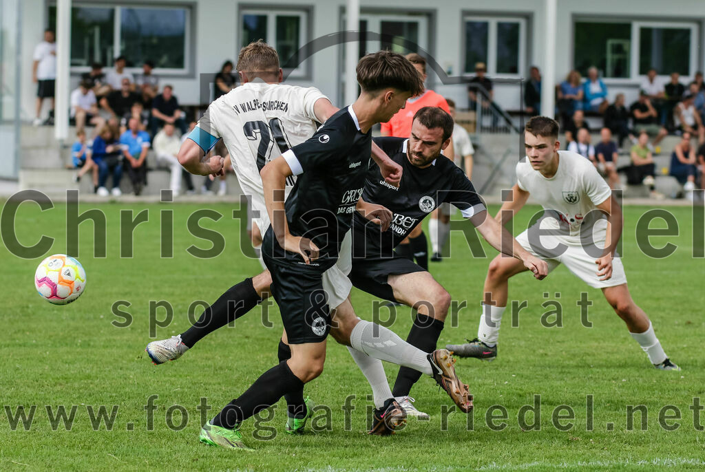 2023-07-02_048_SV_Walpertskirchen_gegen_FC_Herzogstadt | Walpertskirchen, Deutschland, 02.07.2023:
Fußball, Kreisliga 2023 / 2024, Testspiel, SV Walpertskirchen gegen FC Herzogstadt, Endergebnis: 

Benedikt Schuler (SV Walpertskirchen, #21), Emil Schwarz (FC Herzogstadt, #7), Christoph Greckl (FC Herzogstadt, #5)

Foto: Christian Riedel / fotografie-riedel.net