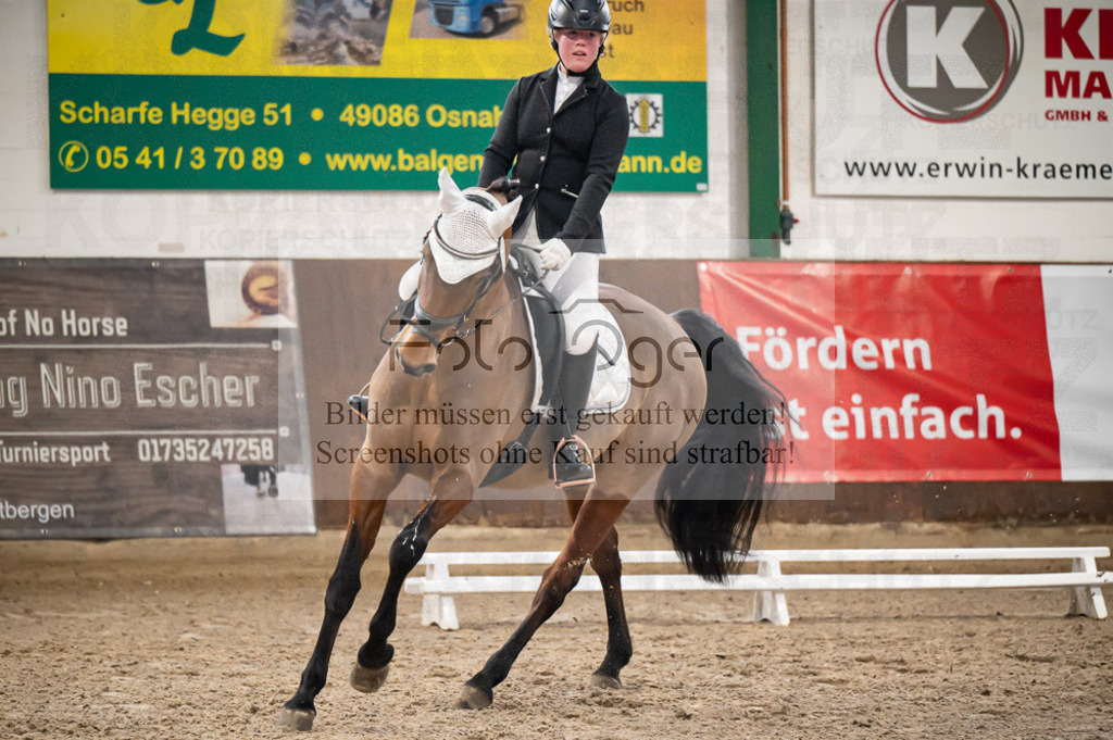 Hallenreittunier Voxtrup 2023 | Entdecke hochwertige Reitturnierfotos von Foto Oger. Professionell, emotional und authentisch – jetzt Lieblingsmomente im Shop bestellen.Deutschlandweite Turnierfotografie. - Realisiert mit Pictrs.com