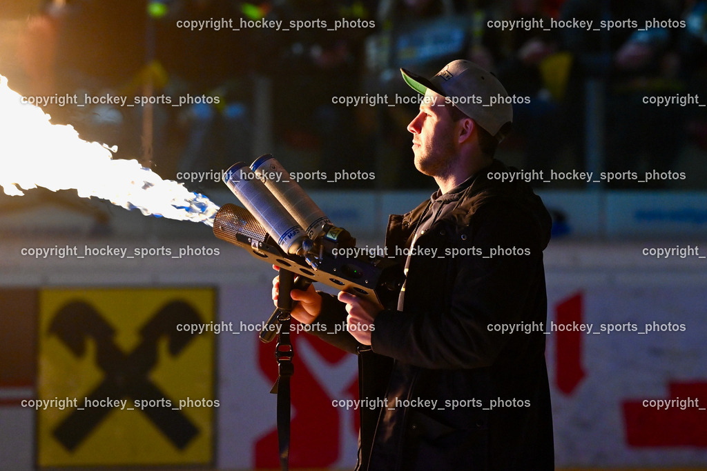 EK Zeller Eisbären vs. EHC Lustenau 28.2.2023 | Christoph Voithofer-Galgoczy Hallensprecher EK Zeller Eisbären, Männerspielzeug, Flammenwerfer