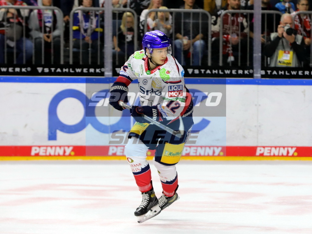 Eric Mik - EBB | Eric Mik - EBB - Realisiert mit Pictrs.com