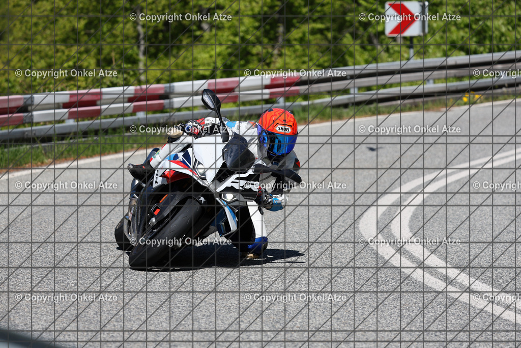 IMG_9740 | Fotograf am Kyffhäuser. Onkel Atze. Kyffhäuser Rennstrecke. Café36. Motorsportfotografie. - Realisiert mit Pictrs.com
