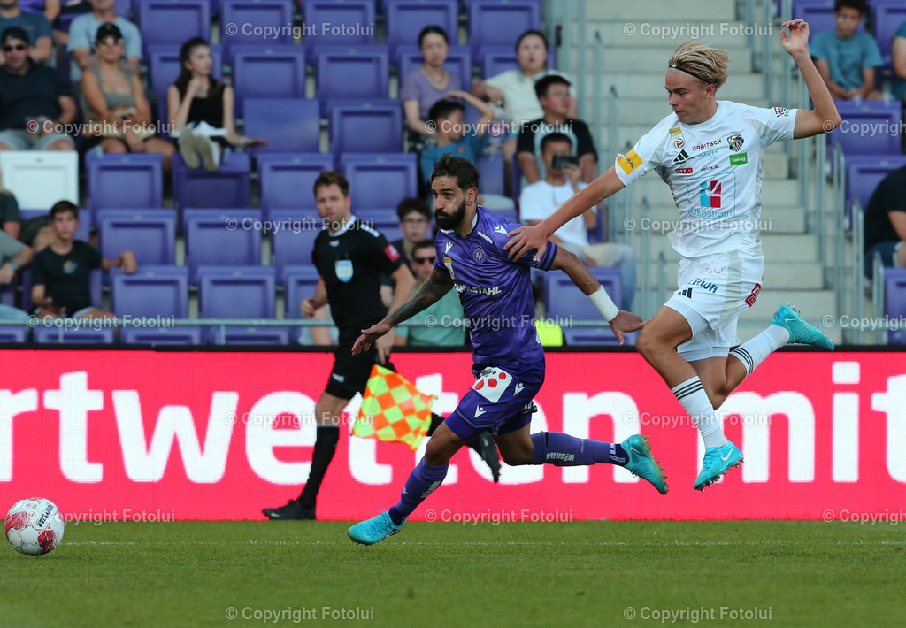 A_LUI_11082024_15 | SPORT,FUSSBALL,ADMIRAL BUNDESLIGA AUSTRIA WIEN-RZ PELLETS WAC  11.08.2024 IM BILD: ERIK KOJZEK (AUSTRIA WIEN) UND LUKAS CAVALO (WAC) ) FOTO:FOTOLUI/MW
