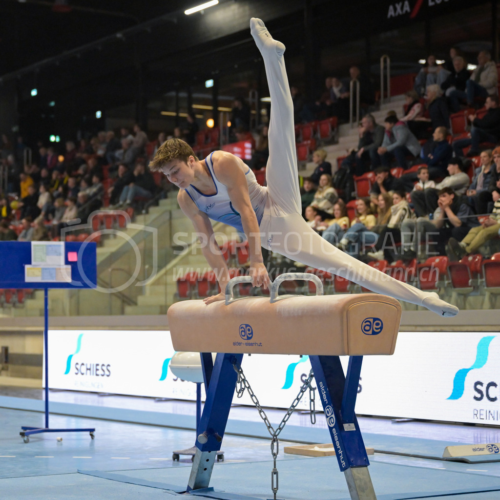Schweizer Meisterschaften Kunstturnen Mannschaften Männer (B) - 22. November 2025 | Schweizer Meisterschaften Kunstturnen Mannschaften Männer (B)AXA Arena, WinterthurBild: Sportfotografie Markus Aeschimann | www.markus-aeschimann.ch - Realisiert mit Pictrs.com