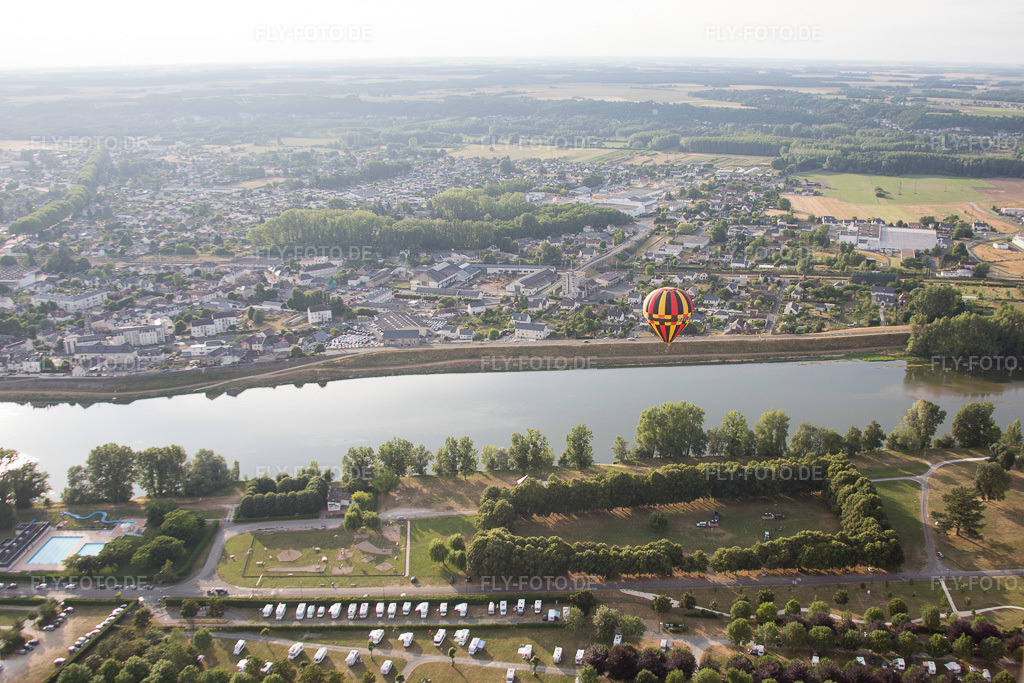 Luftbild: Ortsansicht in Amboise im Bundesland Indre-et-Loire in Frankreich. Foto: IMG_082375.jpg vom 20.06.2015 durch Werner Riehm/FLY-FOTO.de