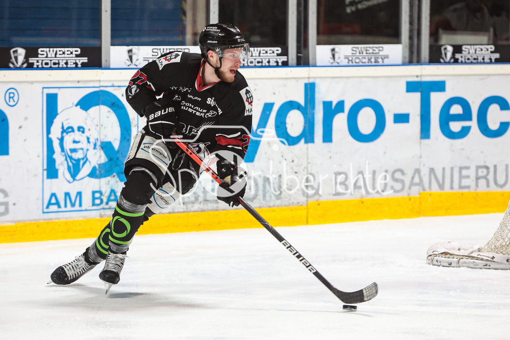 EHC Königsbrunn - VfE Ulm/Neu-Ulm | Toms PROKOPOVICS (EHC #27) am Puck