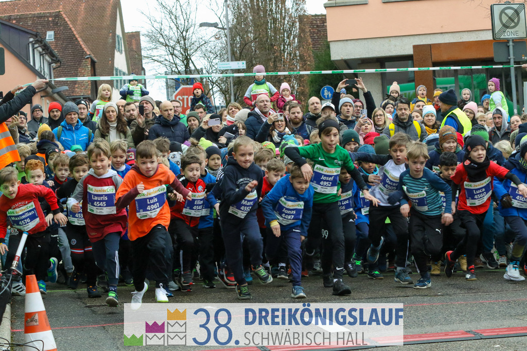 400m AOK Junior Cup | 3 Koenigslauf 2024 400m AOK Junior Cup - Realisiert mit Pictrs.com