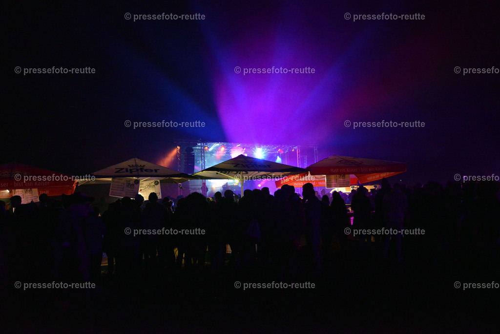 news-2022-Dez03-Krampusumzug-Reutte-WTV_6137 | Info aus dem Bezirk Reutte/Ausserfern Tirol sowie eine umfangreiche Bilddatenbank über die gesamte Region: Lechtal, Talkessel Reutte, Tannheimertal, Zwischentoren. Lech, Plansee, Zugspitze, Grenztunnel, B179, Fernpassstraße, Verkehr, Lawinen, Tradition, - Realisiert mit Pictrs.com